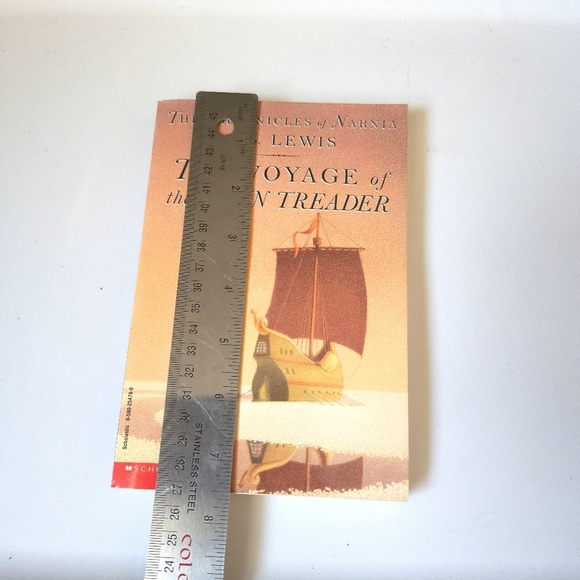 The Voyage of the Dawn Treader Book - Picture 7 of 7